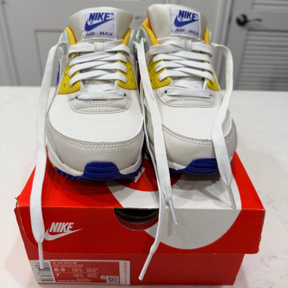 Women's 8.5 (US) Nike W Air Max 90 Sneakers